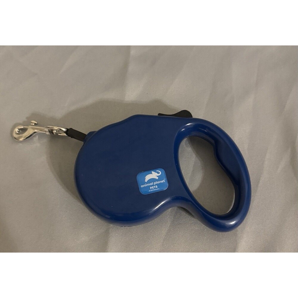 Animal Planet Pets Retractable Leash 10 ‘ Brake & Lock System For up to 66Lbs